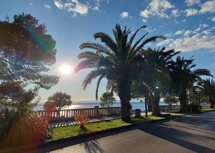 Apartment Idyllisches Nur 400 Meter Zum Sandstrand Mit Meerblick, Wifi Und Privatparkplatz