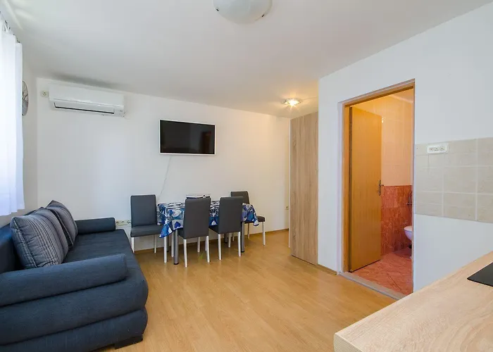 Apartment Idyllisches Nur 400 Meter Zum Sandstrand Mit Meerblick, Wifi Und Privatparkplatz