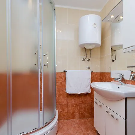 Idyllisches Nur 400 Meter Zum Sandstrand Mit Meerblick, Wifi Und Privatparkplatz * Crikvenica