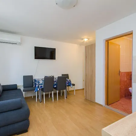 Apartment Idyllisches Nur 400 Meter Zum Sandstrand Mit Meerblick, Wifi Und Privatparkplatz