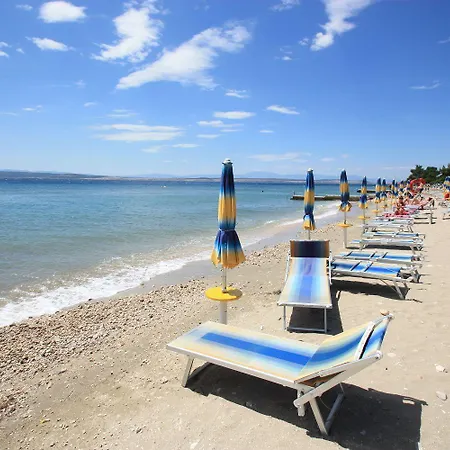 Idyllisches Nur 400 Meter Zum Sandstrand Mit Meerblick, Wifi Und Privatparkplatz Crikvenica