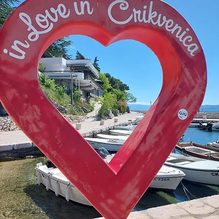 Apartman Idyllisches Nur 400 Meter Zum Sandstrand Mit Meerblick, Wifi Und Privatparkplatz