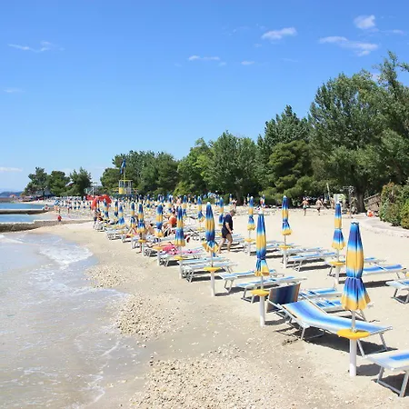 Idyllisches Nur 400 Meter Zum Sandstrand Mit Meerblick, Wifi Und Privatparkplatz * Crikvenica