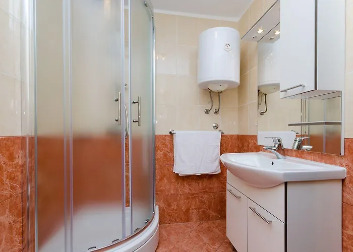Idyllisches Nur 400 Meter Zum Sandstrand Mit Meerblick, Wifi Und Privatparkplatz * Crikvenica