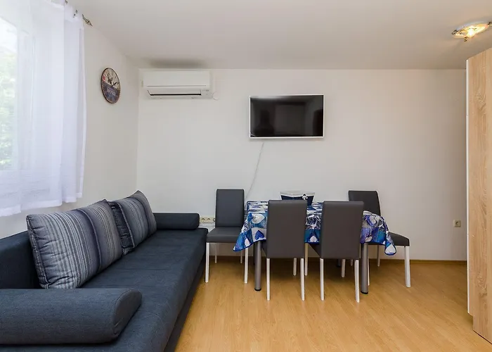 Idyllisches Nur 400 Meter Zum Sandstrand Mit Meerblick, Wifi Und Privatparkplatz * Crikvenica